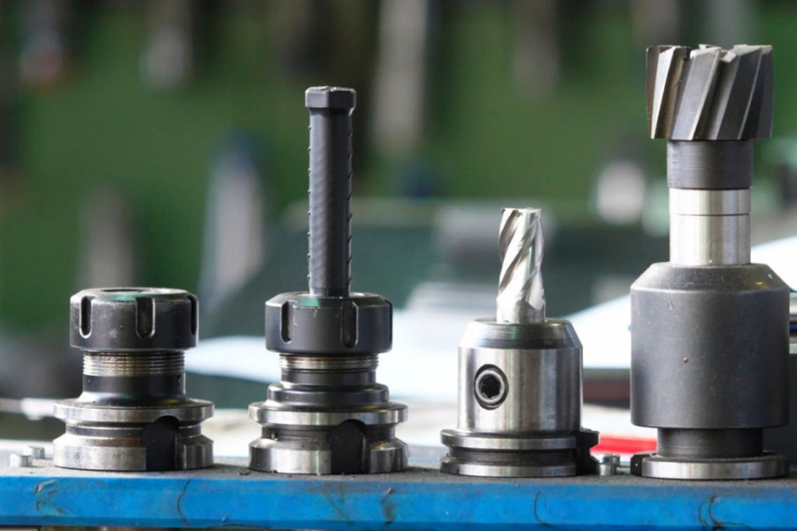 CNC加工中的黑科技，如何让刀具更耐磨寿命更长？