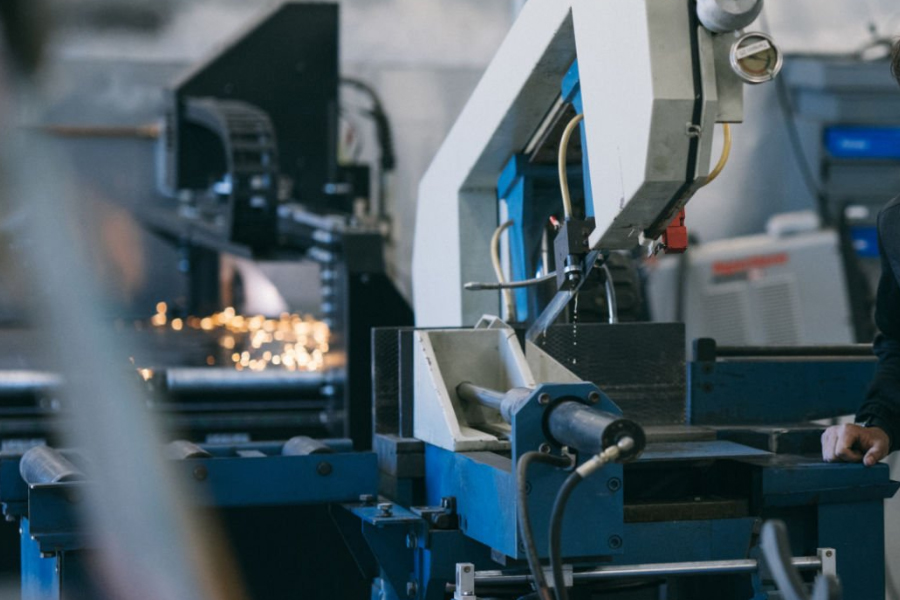 聚焦精密制造：电解抛光为不锈钢零件打造耐腐高光表面